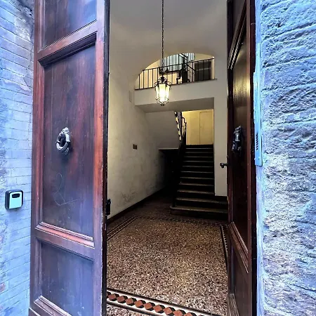 Mezzanino Al Porrione * Сиена