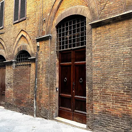 Mezzanino Al Porrione Siena